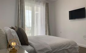 Veselinka Apartments & Rooms